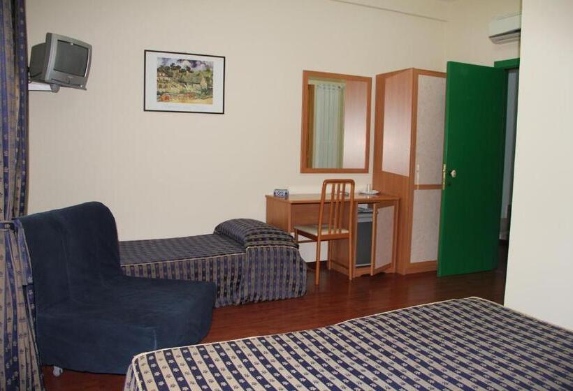 Четырехместный Номер Стандарт, B&b Luna Blu