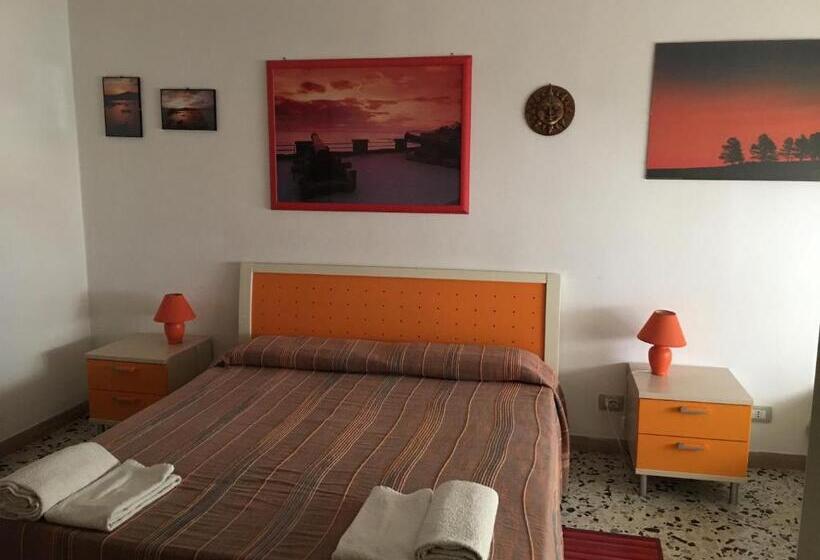 חדר סטנדרט לשלושה, Catalan Room S