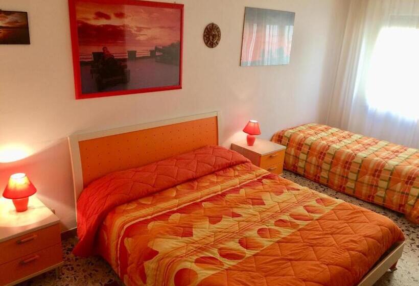 חדר סטנדרט לשלושה, Catalan Room S