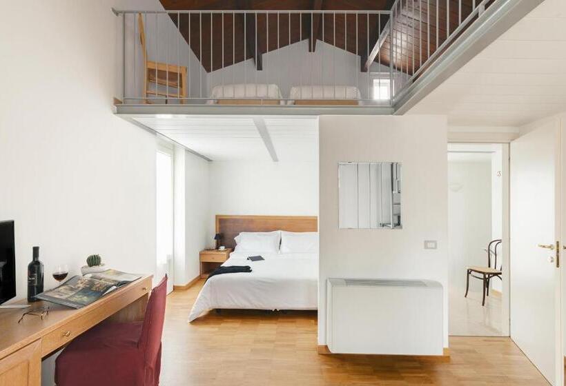 Полулюкс с Балконом, Il Borgo Ritrovato   Albergo Diffuso