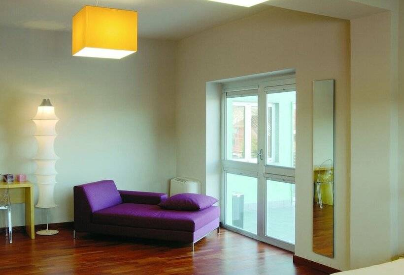 جناح جونيور, San Lorenzo Si Alberga