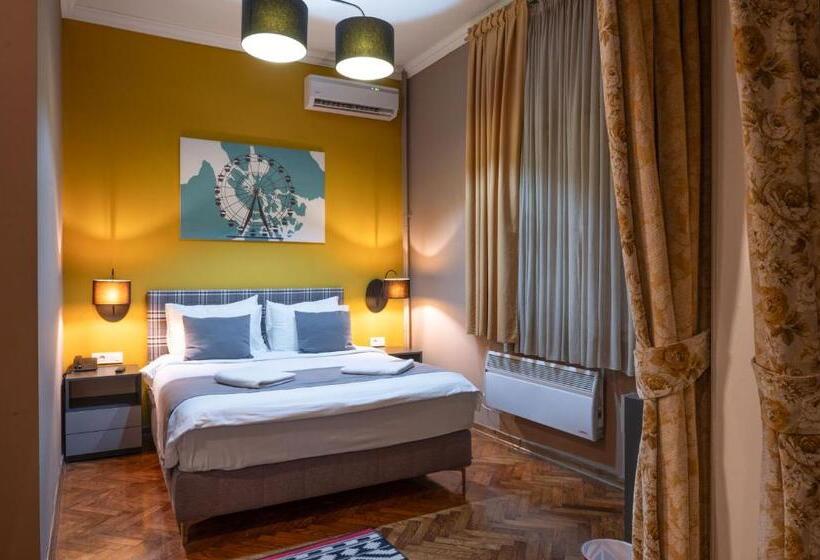 سوییت جونیور با بالکن, London B&b