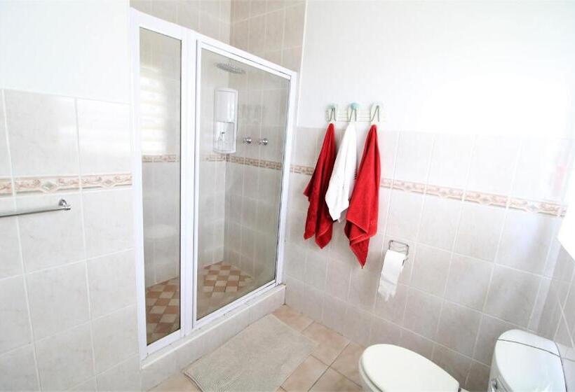 패밀리 룸, Cove View B&b
