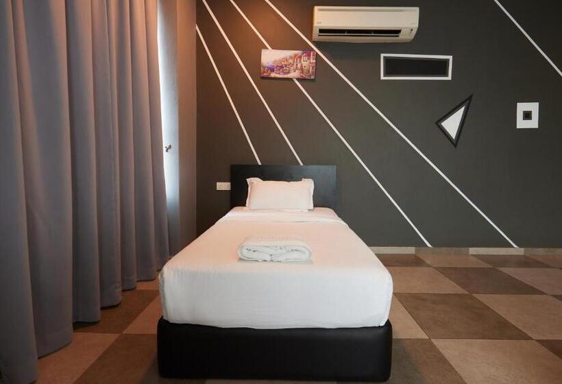 اتاق سوپریور خانوادگی, Elite Hotel Muar