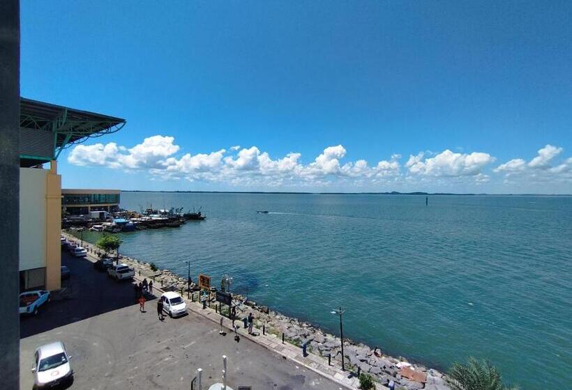 اتاق استاندارد با تخت بزرگ, Marine Bay