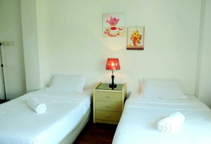 バス共有のスタンダードルーム, Natol Homestay   Kuching