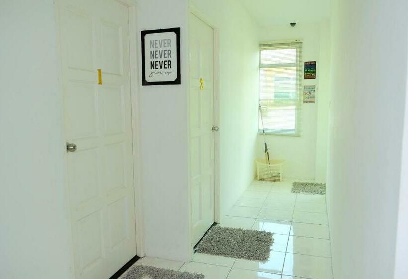 스탠다드 룸, Natol Homestay   Kuching
