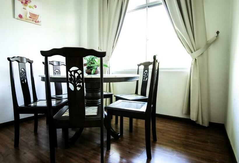 디럭스 룸 킹사이즈 침대, Natol Homestay   Kuching
