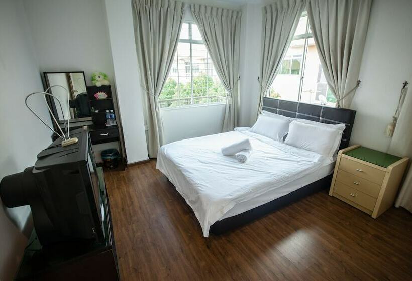 バス共有のスタンダードルーム, Natol Homestay   Kuching