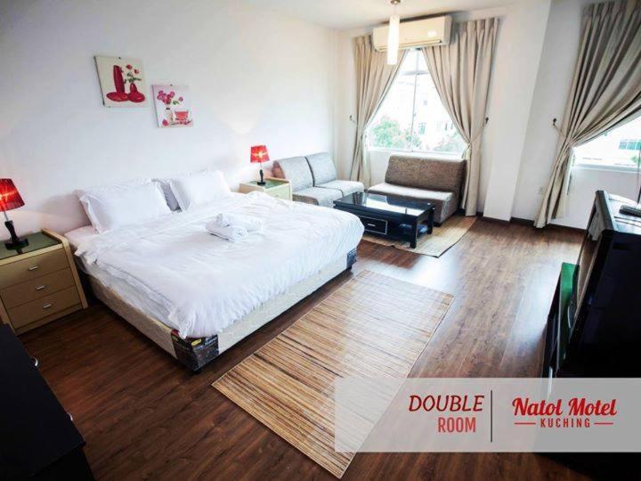 디럭스 룸 킹사이즈 침대, Natol Homestay   Kuching