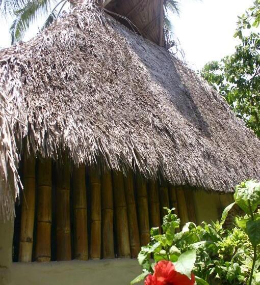 بانگلوی استاندارد, Junto Al Rio Bungalows & Suites