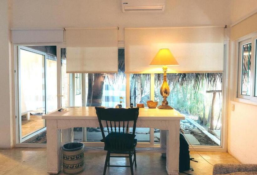 استودیوی سوپریور, Junto Al Rio Bungalows & Suites
