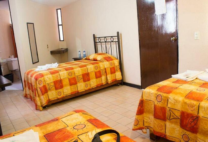 Номер Стандарт Трехместный, Villas Hotel Cholula
