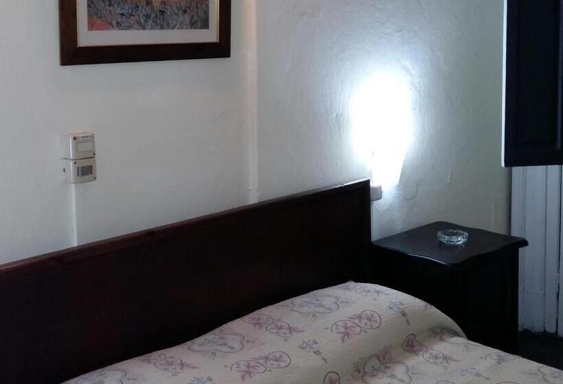 带共用浴室的标准房间, Uruguay
