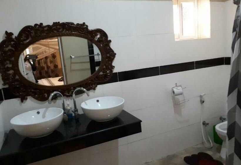 بانگلوی لوکس, Kijiji Beach Resort