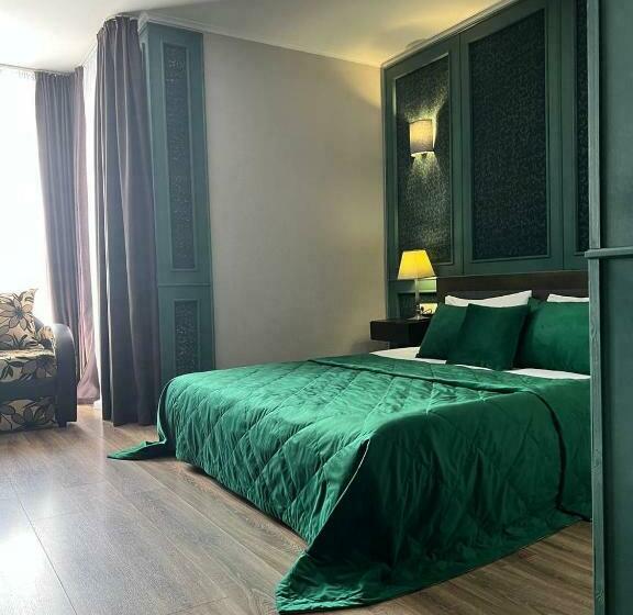 可观山景的小型套房, Villa Blanc