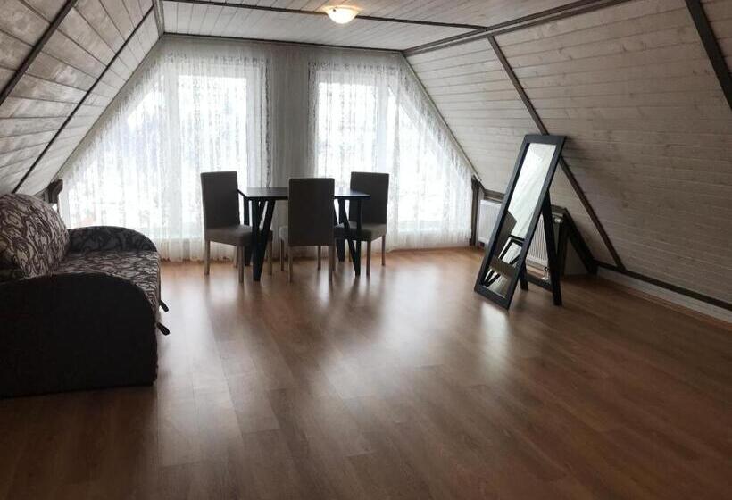 高级三人间, Villa Blanc
