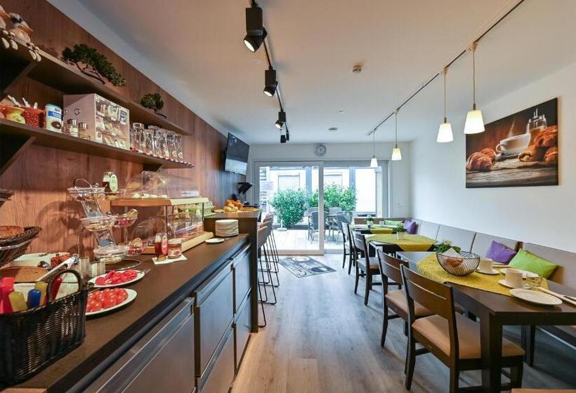 اتاق لوکس, Gästehaus Stock Zimmer Sahnehäuble