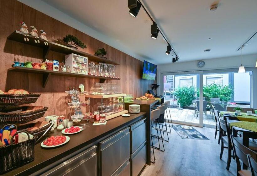 اتاق لوکس, Gästehaus Stock Zimmer Sahnehäuble