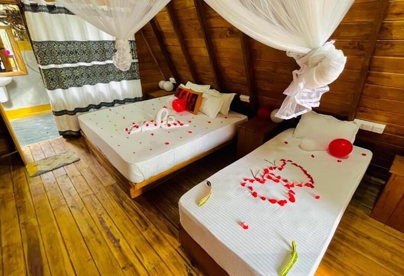 Трехместный Номер Стандарт с Балконом, Habarana Tree House Ambasewana Resort
