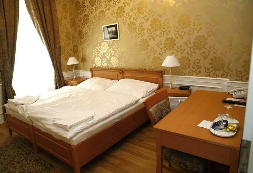 Номер Стандарт, Zamecky Hotel Lednice