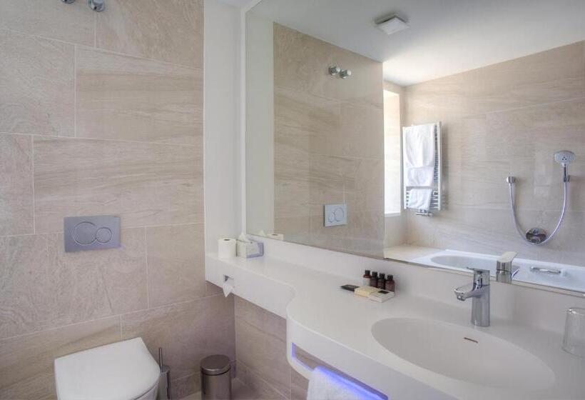 Family Suite, Galatea