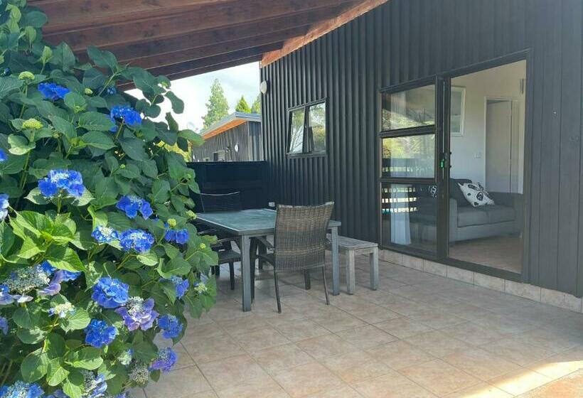 Апартаменты 1 Спальня Вид на Море, Summerspring Beachfront Accommodation
