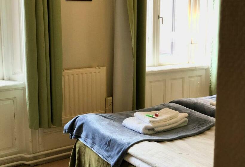 Standard Room Shared Bathroom, Järnvägshotellet
