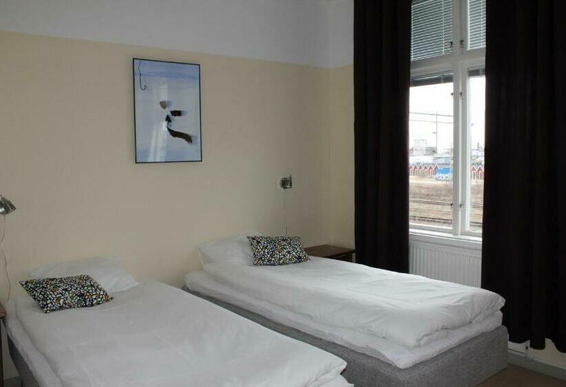 Standardzimmer Geteiltes Bad, Stationshusets Hotell Och Café Fd Hotell Lilla Station