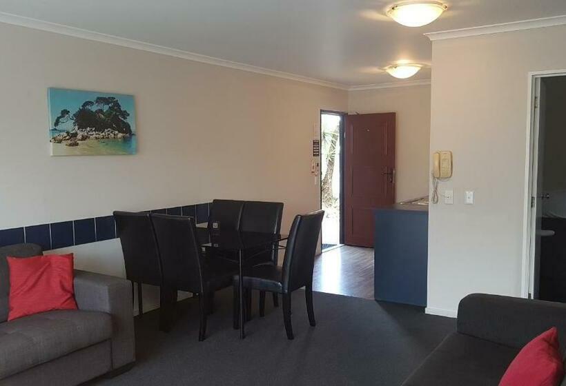 Апартаменты 2 Спальни, Palm Court Motel