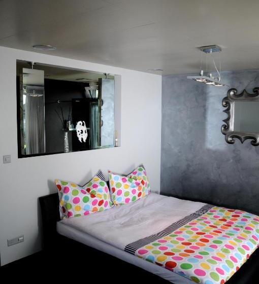 سوییت لوکس, Morat Gaste Zimmer