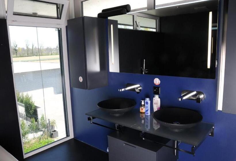 اتاق استاندارد سه تخته با بالکن, Morat Gaste Zimmer