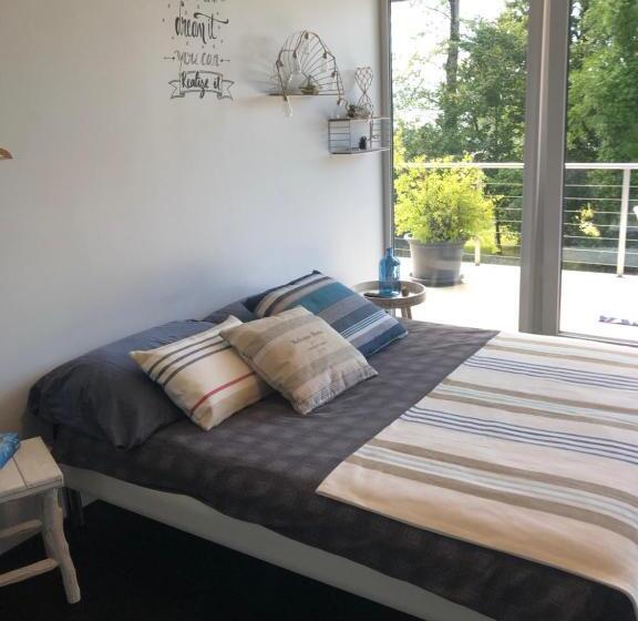 اتاق استاندارد سه تخته با بالکن, Morat Gaste Zimmer