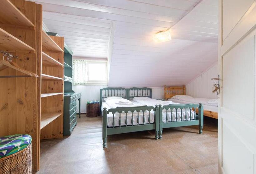 اتاق استاندارد سه تخته با سرویس بهداشتی مشترک, Chalet Speciale   Hostel