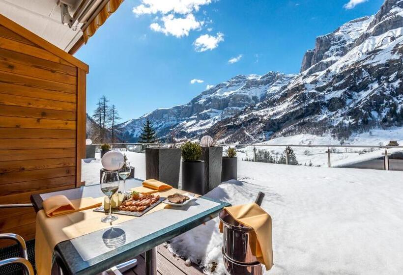 اتاق سوپریور با چشم‌انداز کوهستان, Restaurant Waldhaus