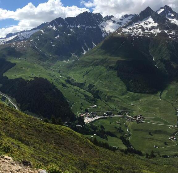 带1个卧室的带阳台的公寓, Soliva