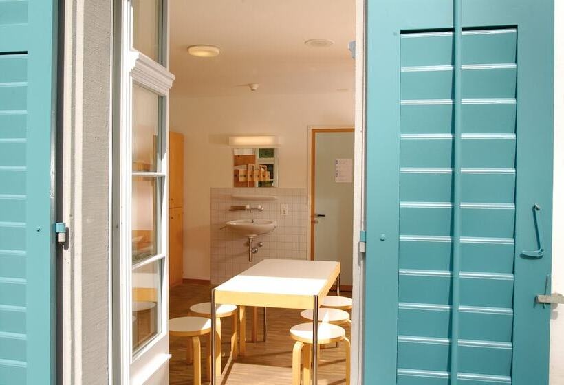 اتاق استاندارد چهارنفره با سرویس بهداشتی مشترک, Richterswil Youth Hostel