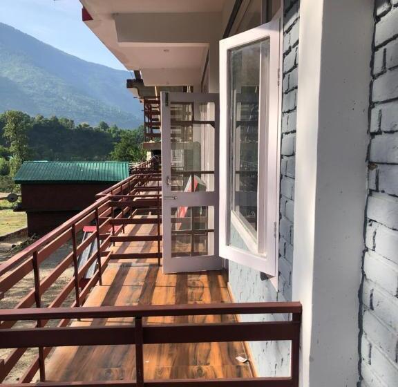 발코니 디럭스 룸, Kheer Bhawani Villa