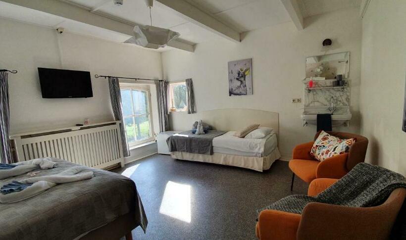 이코노미 트리플 룸, B&b Blauwestadhoeve