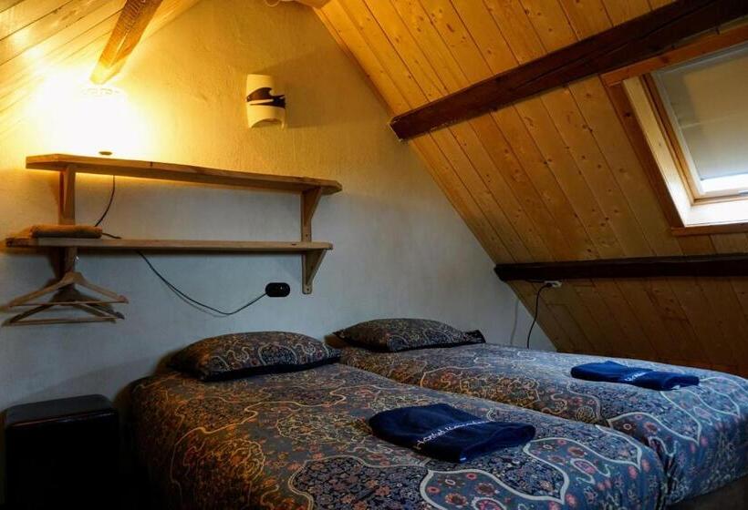 스탠다드 스튜디오, Hostel Kersenhof