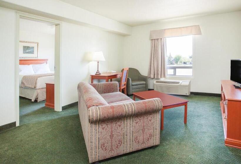 エクゼクティブルーム, Super 8 By Wyndham Swan River Mb