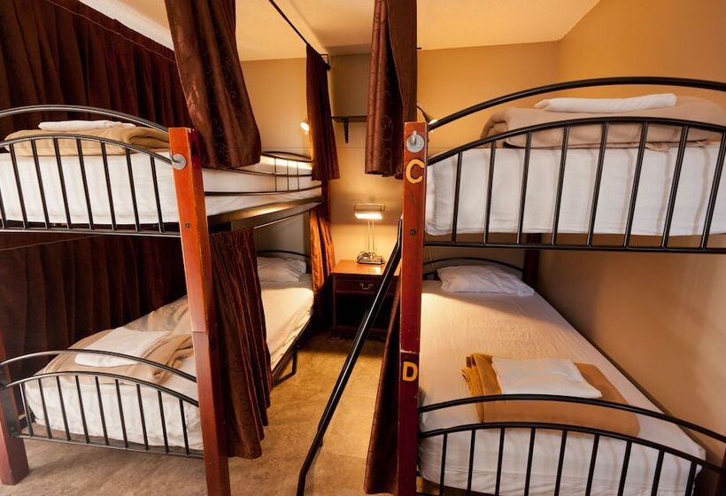 共用房间的床, Banff International Hostel