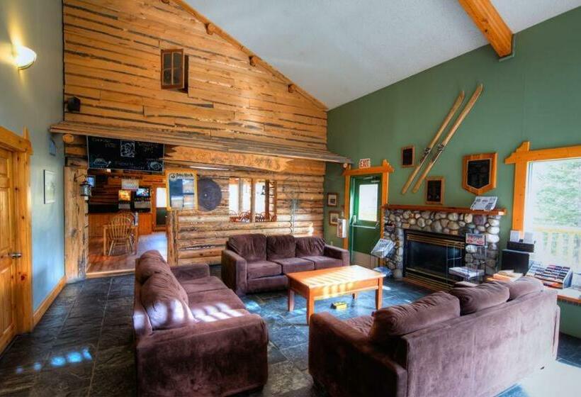 Кровать в Многоместном Номере с Общей Ванной, Hi Banff Alpine Centre   Hostel