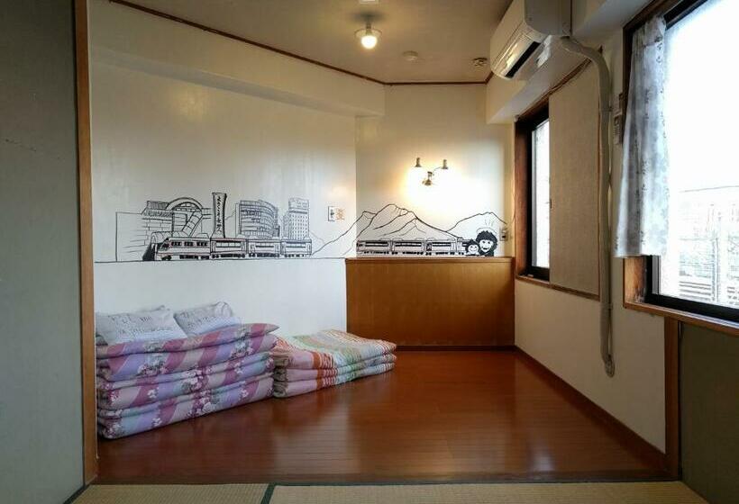 패밀리 룸 공용 욕실, Local Knot Backpackers  Moritomizu