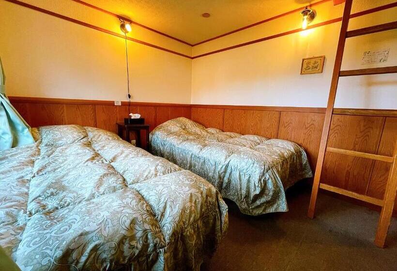 Номер Стандарт Трехместный, Hakuba Pension & Log Hotel Meteor