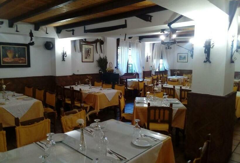 スタンダードトリプルルーム, Restaurante Calderon