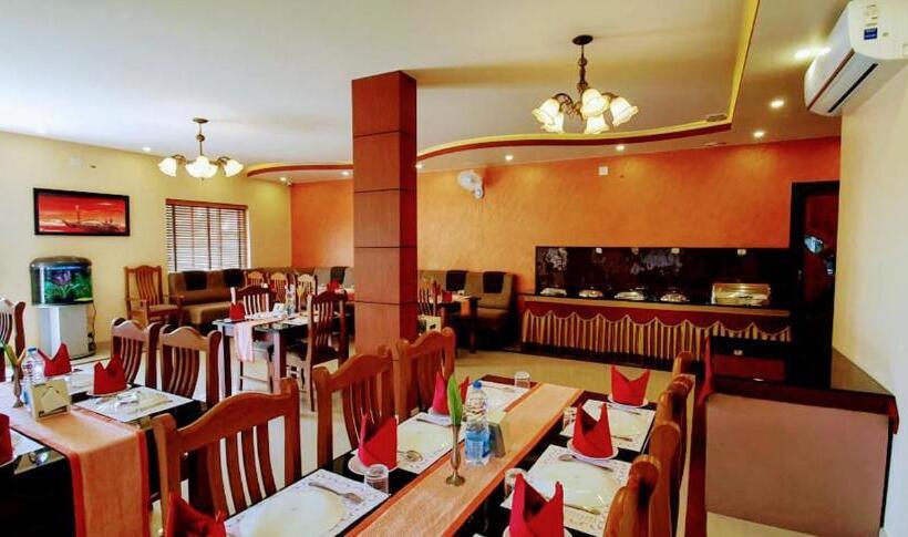 스위트, Asokam Beach Resort