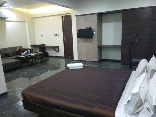 Family Suite, Jawahar