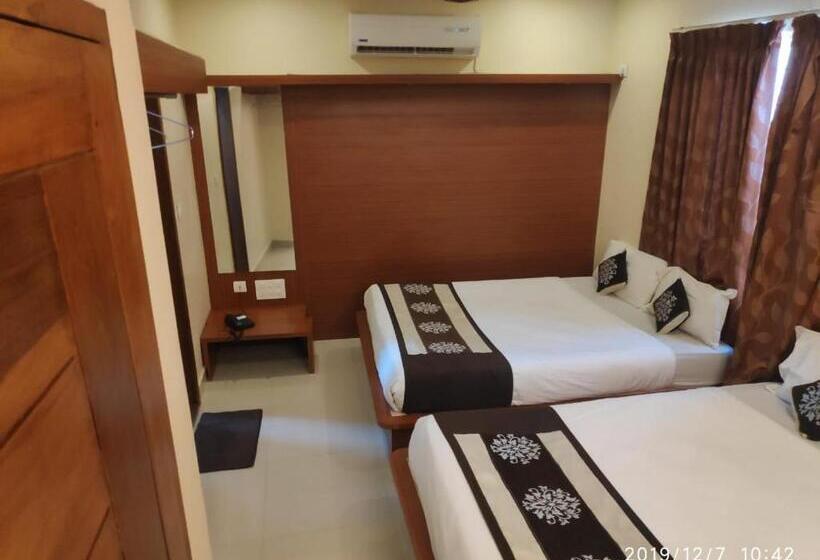 Четырехместный Номер Стандарт, The Grand Inn Mysore