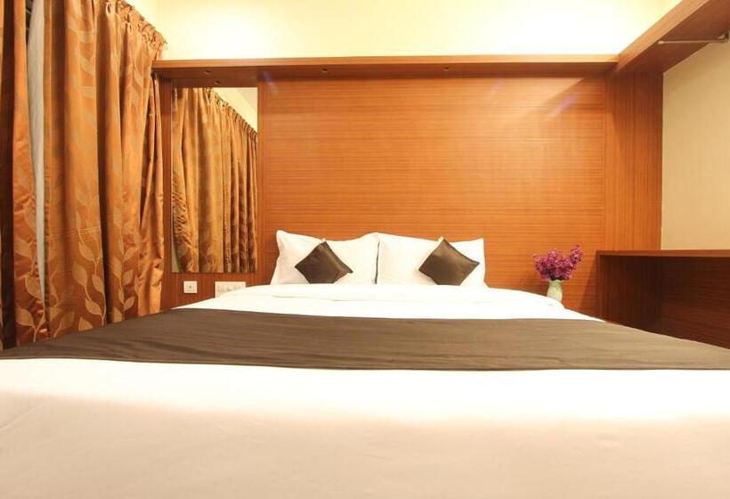 Номер Superior, The Grand Inn Mysore